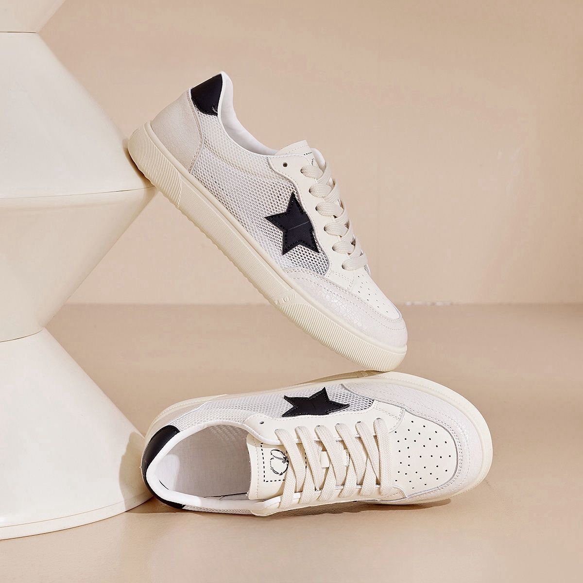 Damen Sneaker mit atmungsaktivem Mesh und stilvollem Sternen-Design