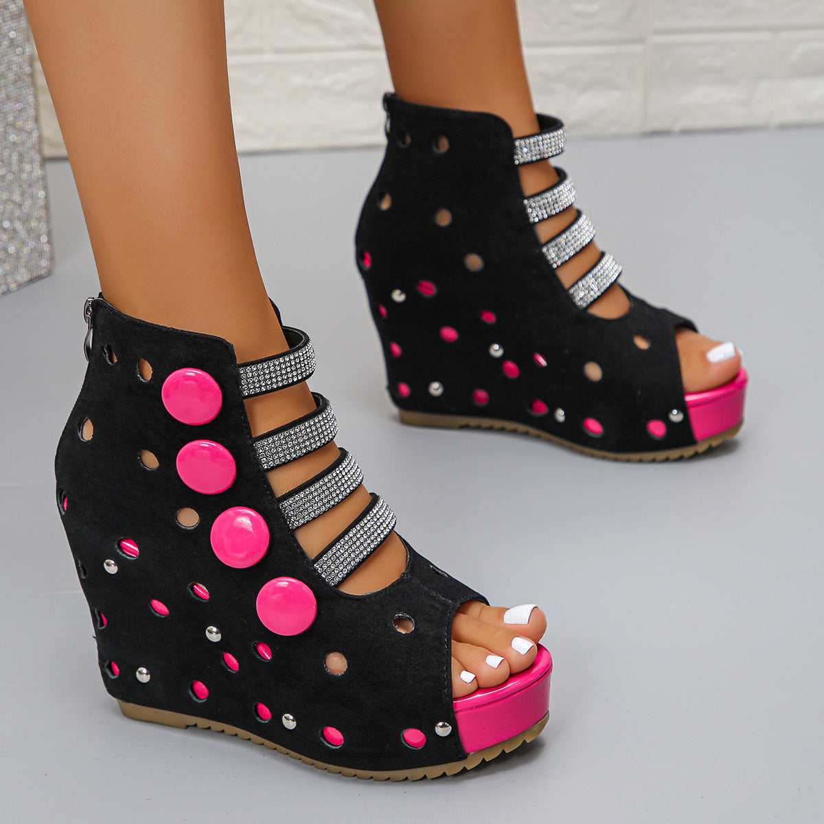 Damen Wedge-Sandalen mit modischem Lochdesign und glitzernden Applikationen R&B
