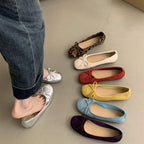 Damen Ballerinas mit glänzender Oberfläche und verspieltem Schleifen-Detail EB