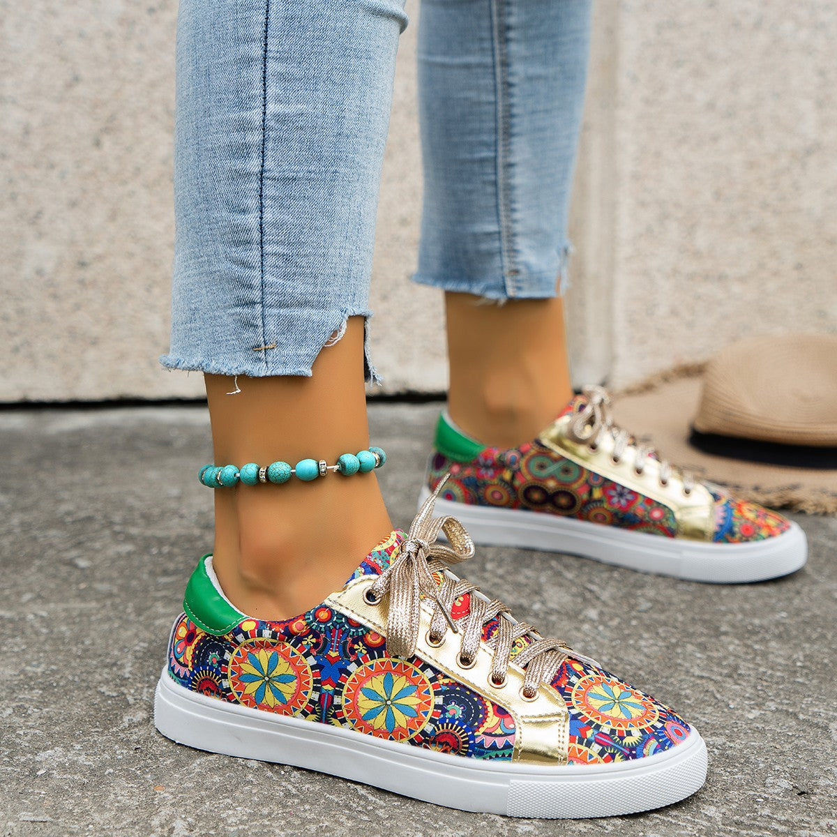 Damen Moderne Sneakers mit buntem Muster und glänzenden Schnürsenkeln R&B