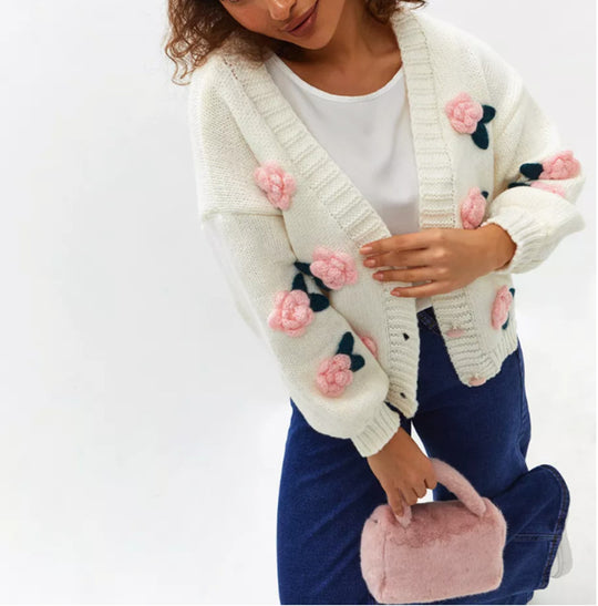 Damen Kuscheliger Strickcardigan mit floralen Applikationen und oversized Schnitt R&B