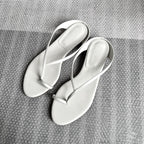 Damen Zehentrenner-Sandalen mit eleganter Riemenkonstruktion und komfortablem Fußbett R&B