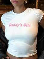Damen figurbetontes Kurzarm-T-Shirt mit verspieltem Aufdruck R&B