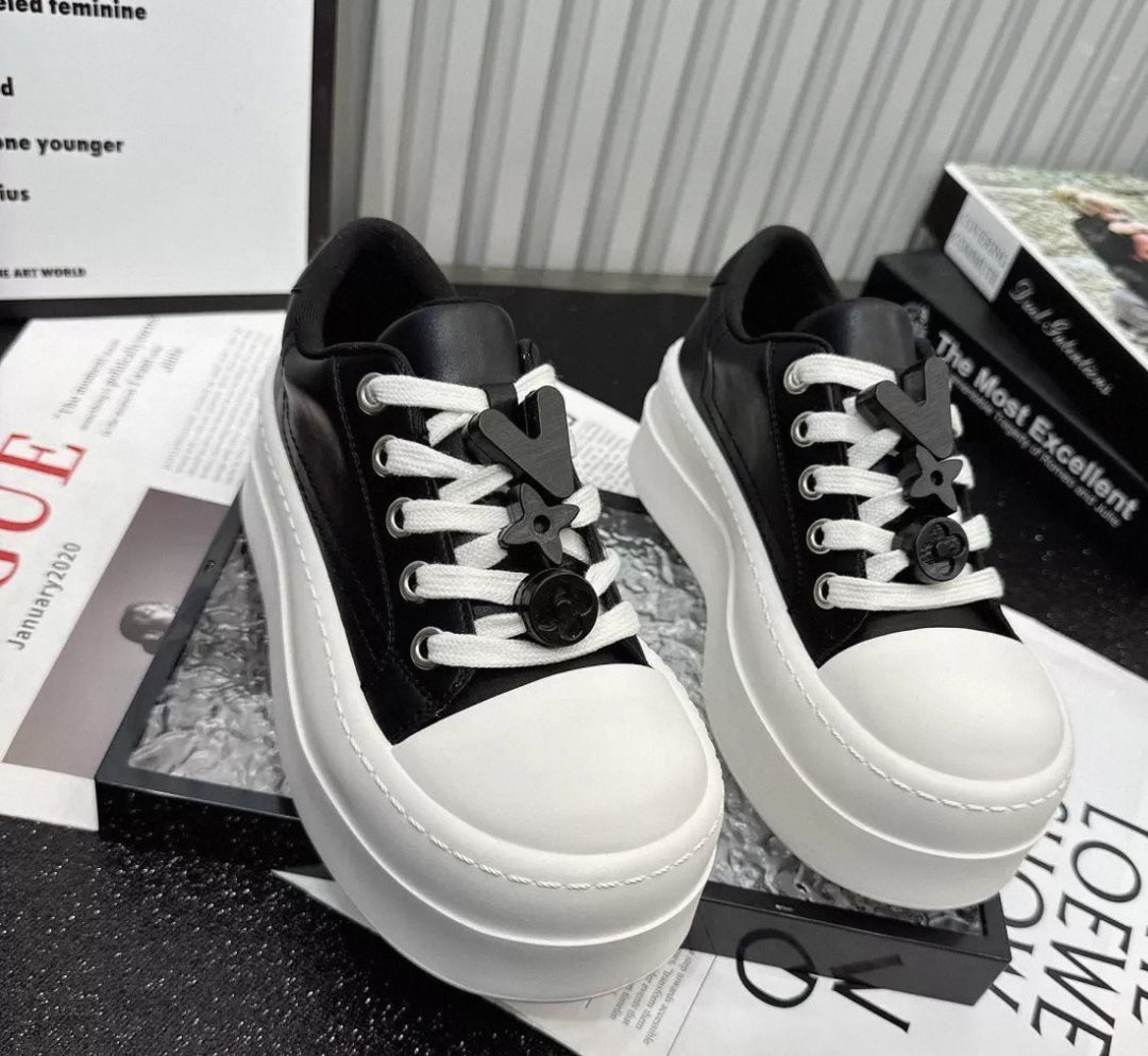 Damen Modische Sneakers mit auffälligem Design R&B