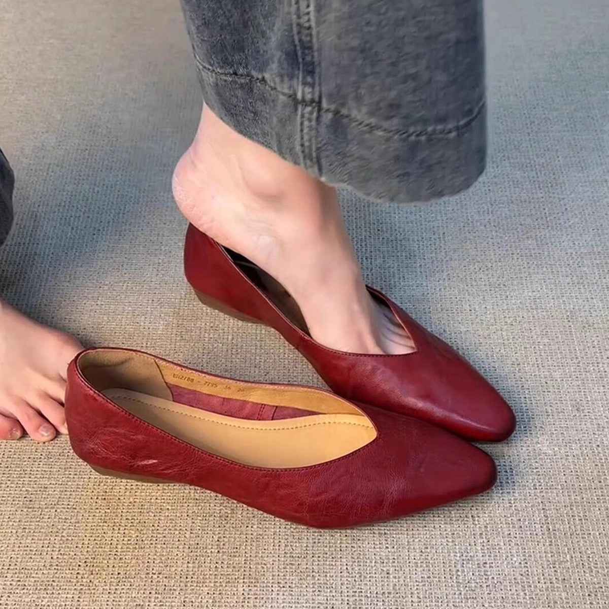 Damen spitze Slipper mit eleganter V-Ausschnittform R&B