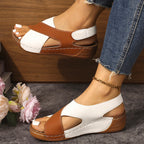 Damen offene Sandalen mit gekreuztem Riemendesign und komfortablem Fußbett R&B