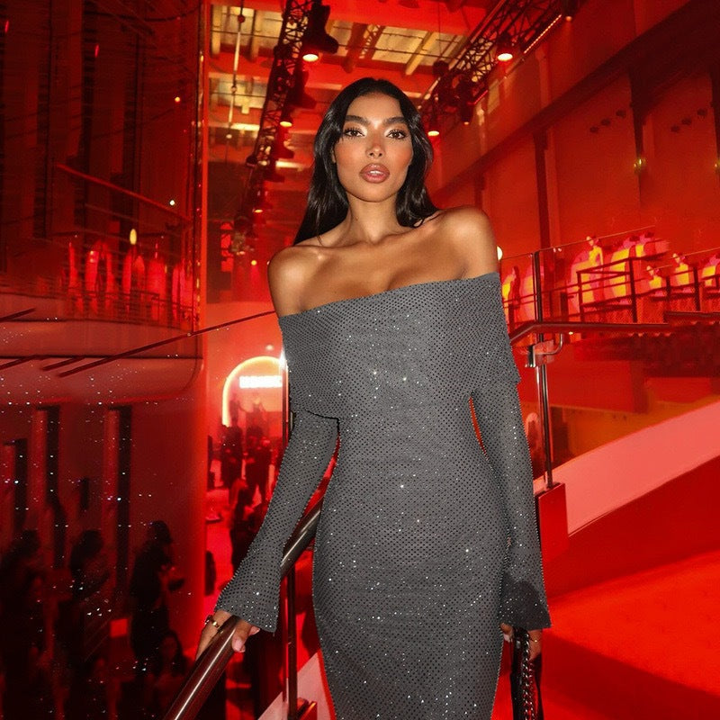 Damen figurbetontes Kleid mit Off-Shoulder-Design und funkelnden Akzenten R&B