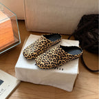 Damen Modische Clogs mit trendigem Leopardenmuster und ergonomischer Fußbettausstattung