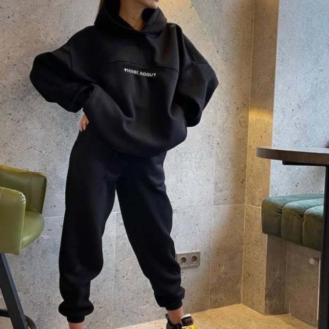 Damen sportlicher Hoodie mit auffälligem Schriftzug R&B