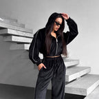 Damen Loungewear-Anzug aus hochwertigem Velours mit Kapuze und elastischem Bund R&B