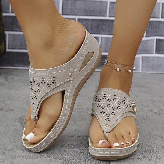 Damen Komfortable Zehentrenner-Sandalen mit perforiertem Obermaterial R&B