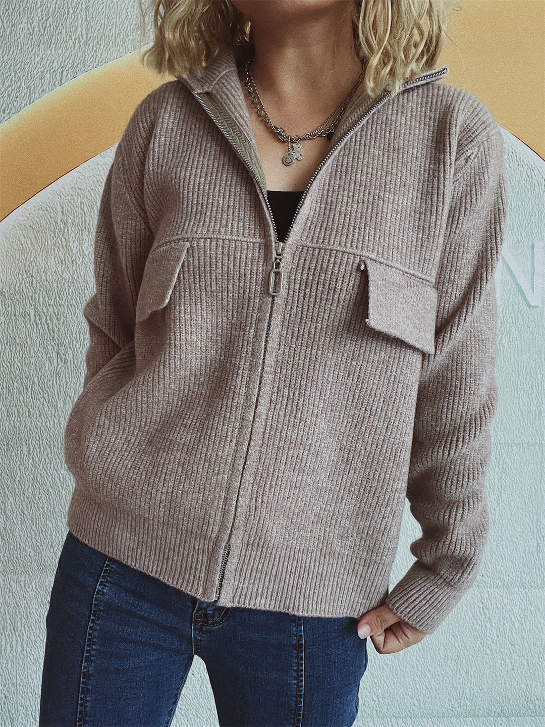 Damen lässige Strickjacke mit praktischen Taschen und hohem Kragen R&B