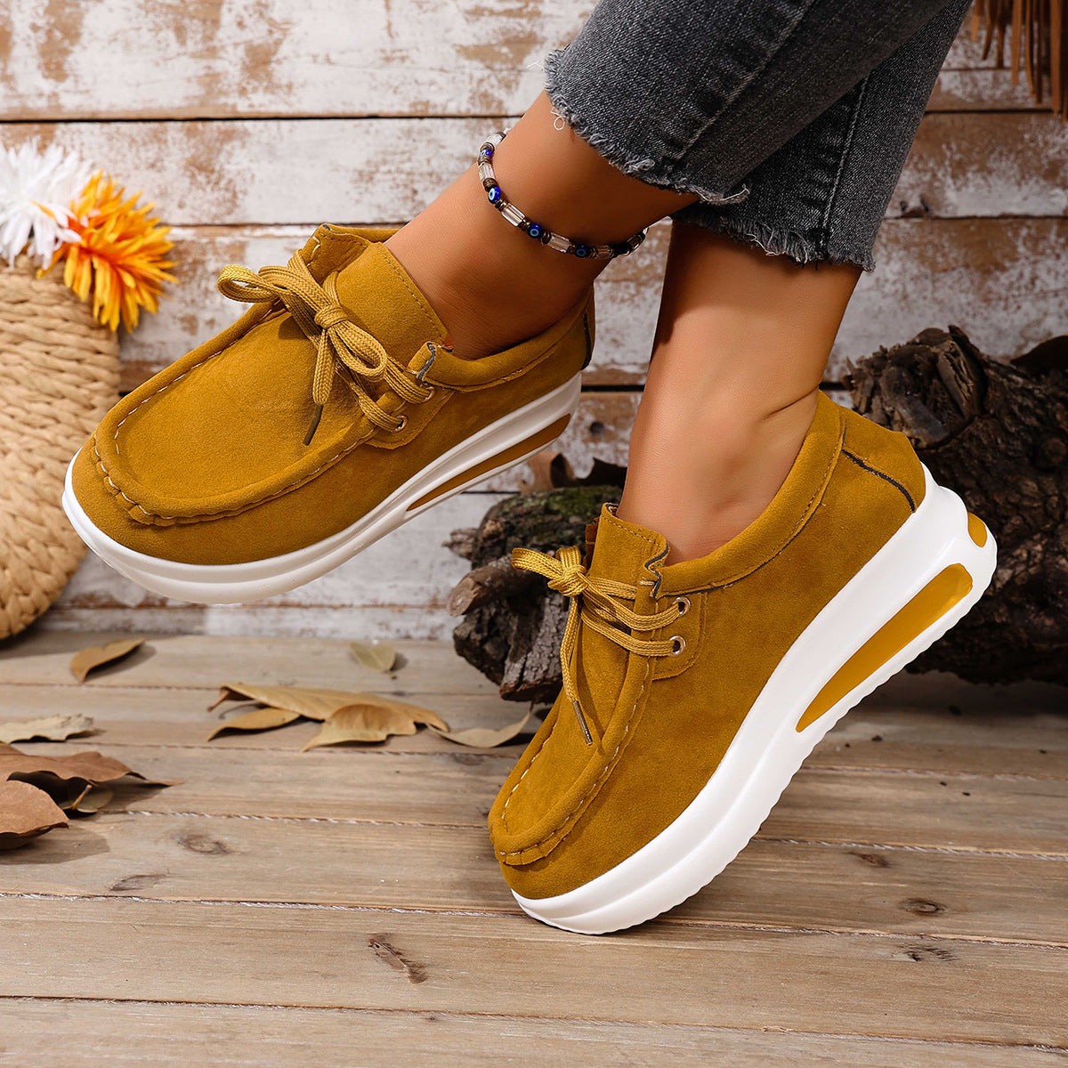 Damen Sneakers mit luxuriösem Wildleder und dezenter Plateau-Sohle R&B