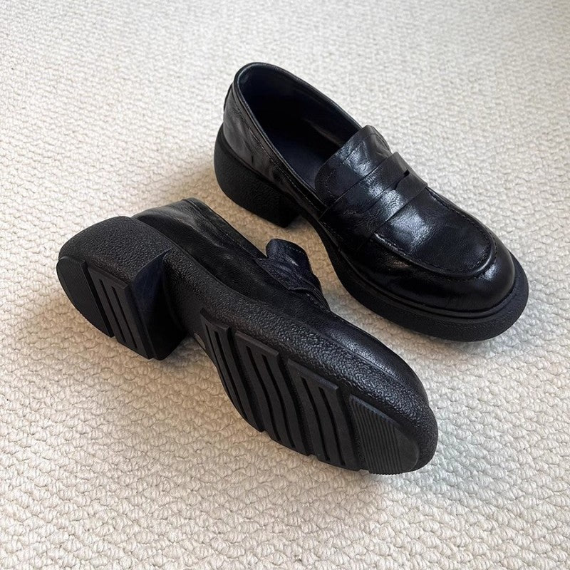 Damen modische Loafers mit robustem Blockabsatz und glänzender Lederoberfläche R&B