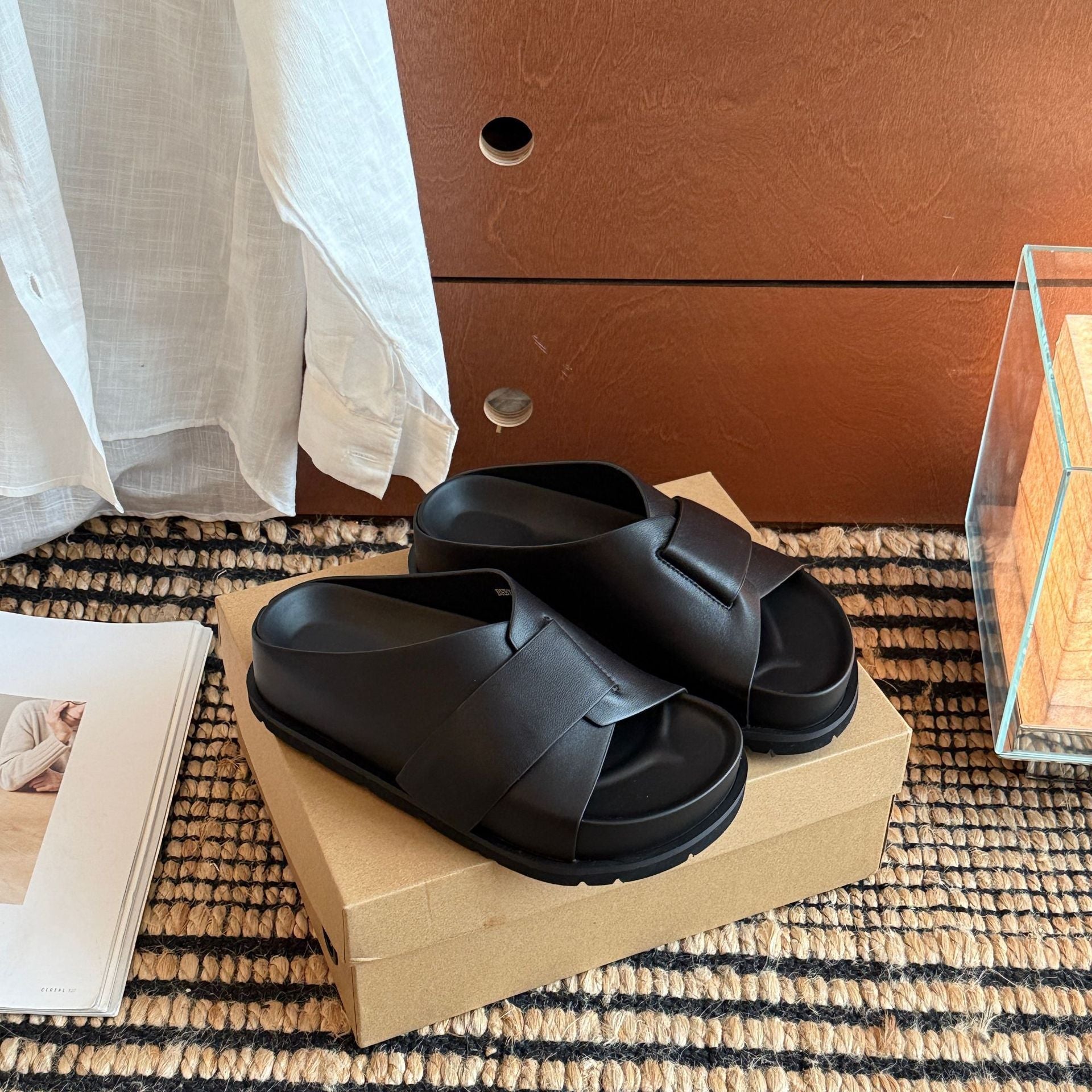Damen Komfortable Slide-Sandalen mit anatomisch geformtem Fußbett und trendigem Riemendesign