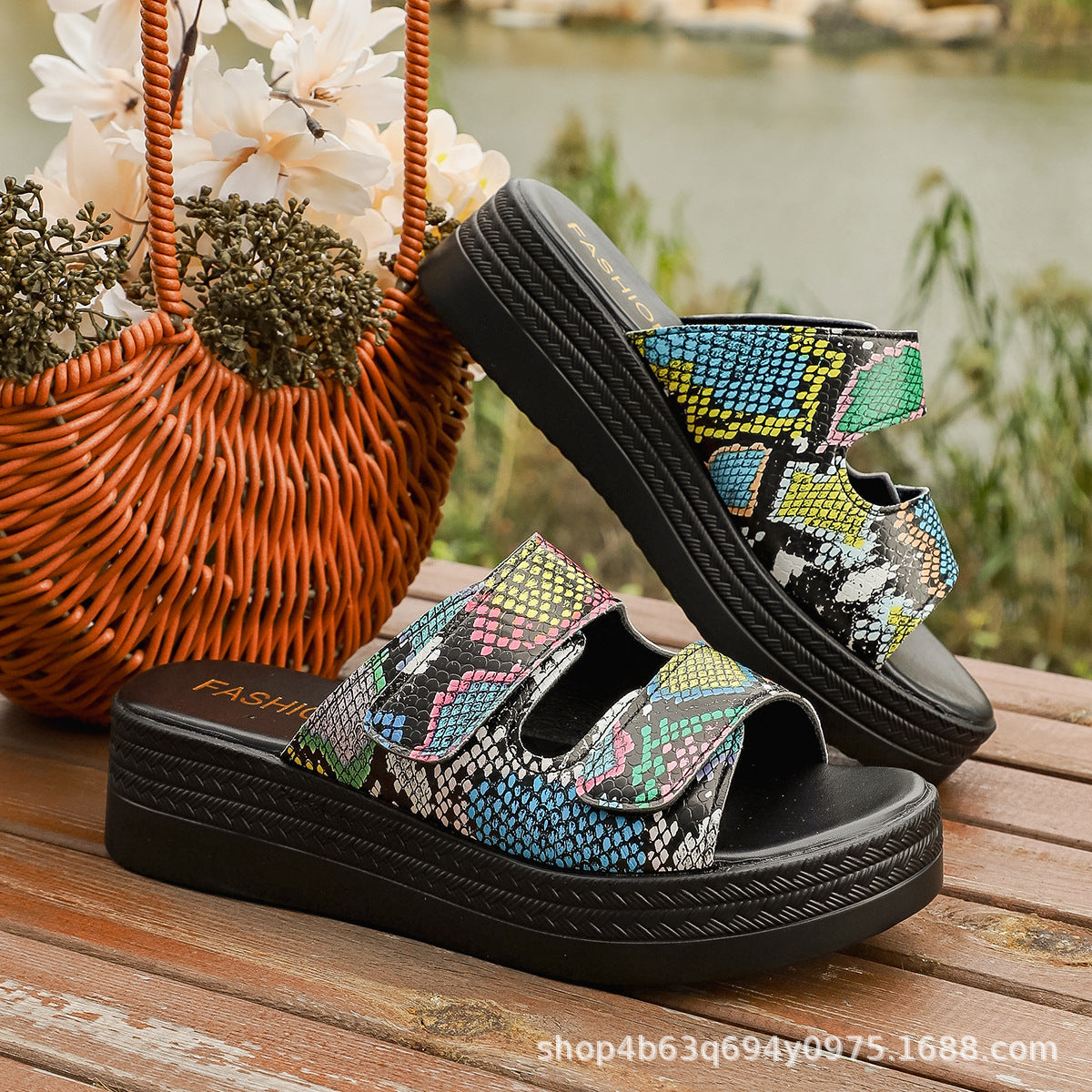 Damen Komfortable Slipper-Sandalen mit verstellbaren Klettverschlüssen und rutschfester Sohle