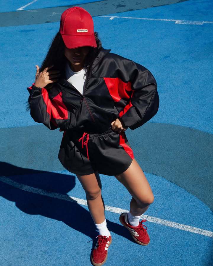 Damen Sportliches Kurzarm Trainingsoutfit mit Reißverschluss R&B