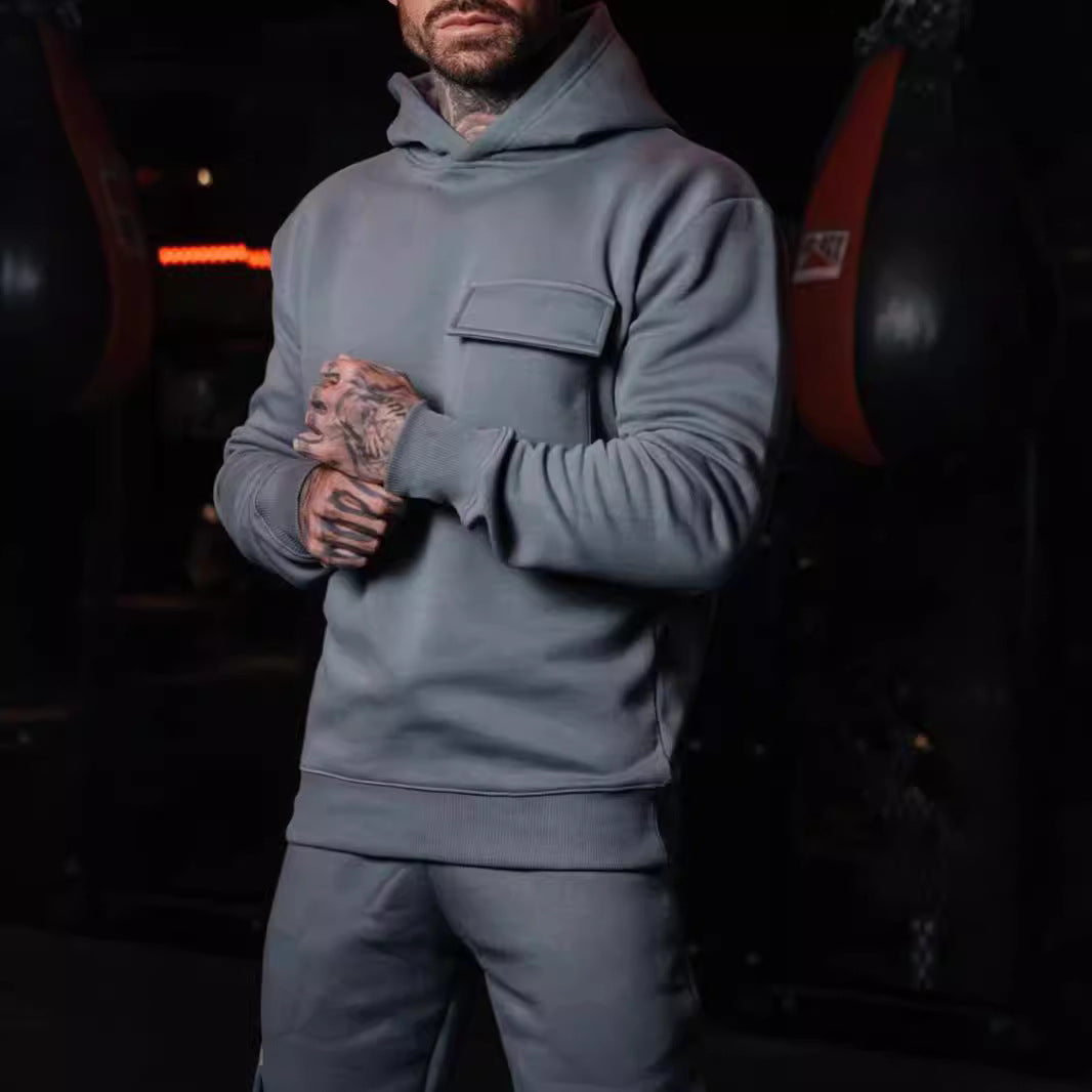 Herren nan athletischer Kapuzenpullover mit aufgesetzter Klappentasche aus schwerer French-Terry R&B