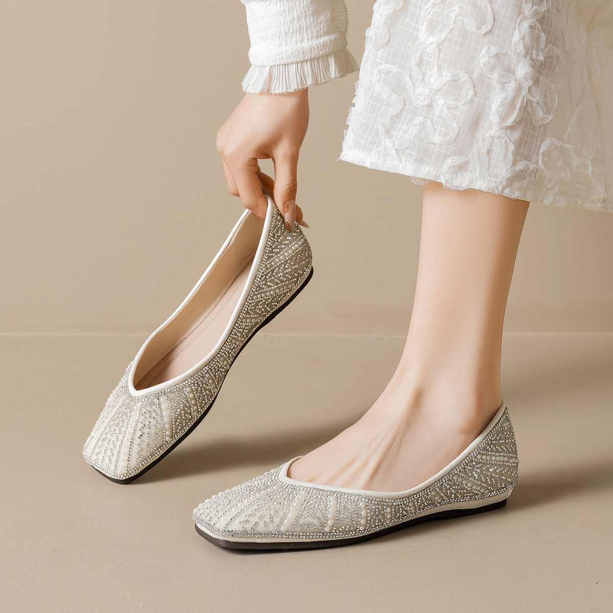 Damen Ballerinas mit glamourösem Strassdesign und elegantem Spitzenverschluss