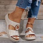 Damen Komfortable Clogs mit modischen Perforationen und geschmücktem Riemen R&B