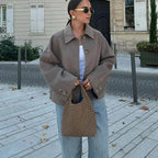 Damen nan kurze kastige Wolljacke mit Hemdkragen, durchgehender Knopfleiste und eingesetzten Eingrifftaschen R&B