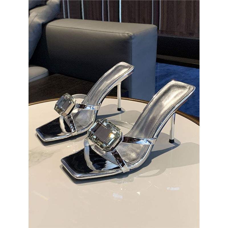 Damen elegante Slipper mit funkelndem Schmuckdetail R&B