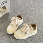 Damen Sportliche Sneakers mit verspieltem Karomuster und tierischen Akzenten