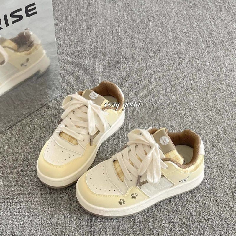 Damen Sportliche Sneakers mit verspieltem Karomuster und tierischen Akzenten