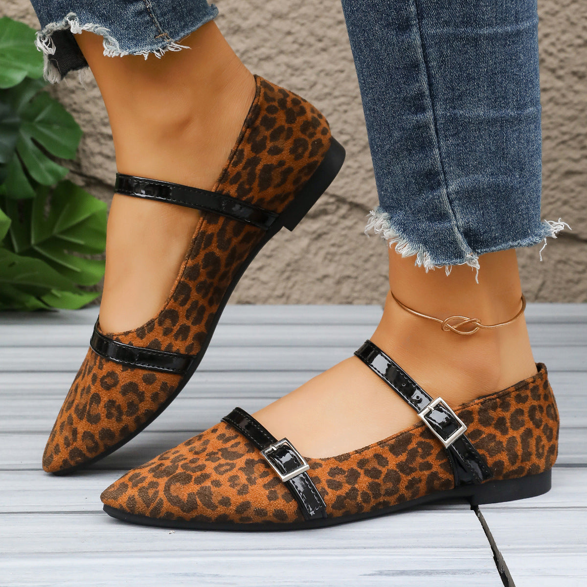 Damen Ballerinas mit detailliertem Leo-Muster und elegantem Riemen R&B