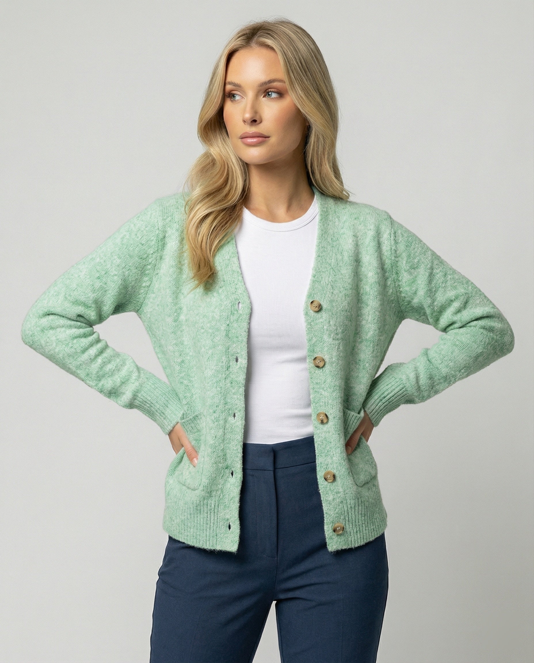 Damen hüftlanger Melange-Feinstrickcardigan mit Perlmuttknopfleiste und gerippten Bündchen R&B