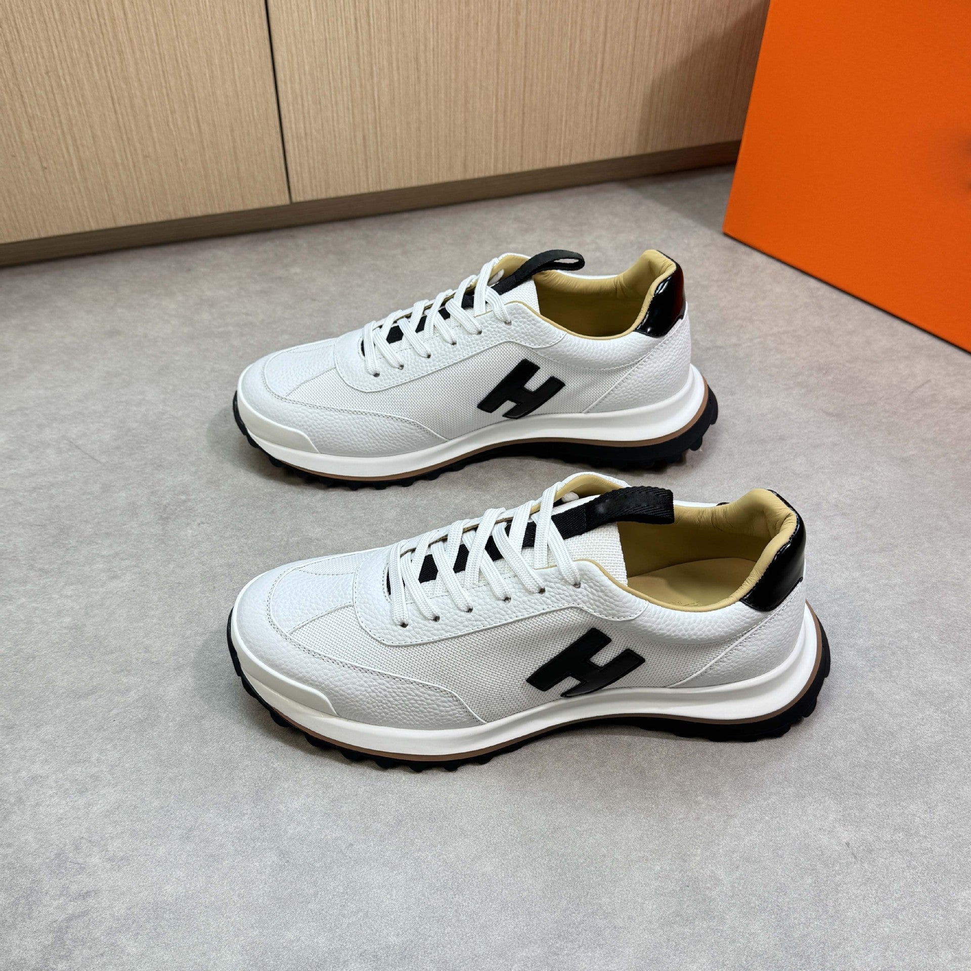 Damen Sportliche Lauf-Sneaker mit atmungsaktiver Mesh-Oberfläche und stoßdämpfendem Profil R&B