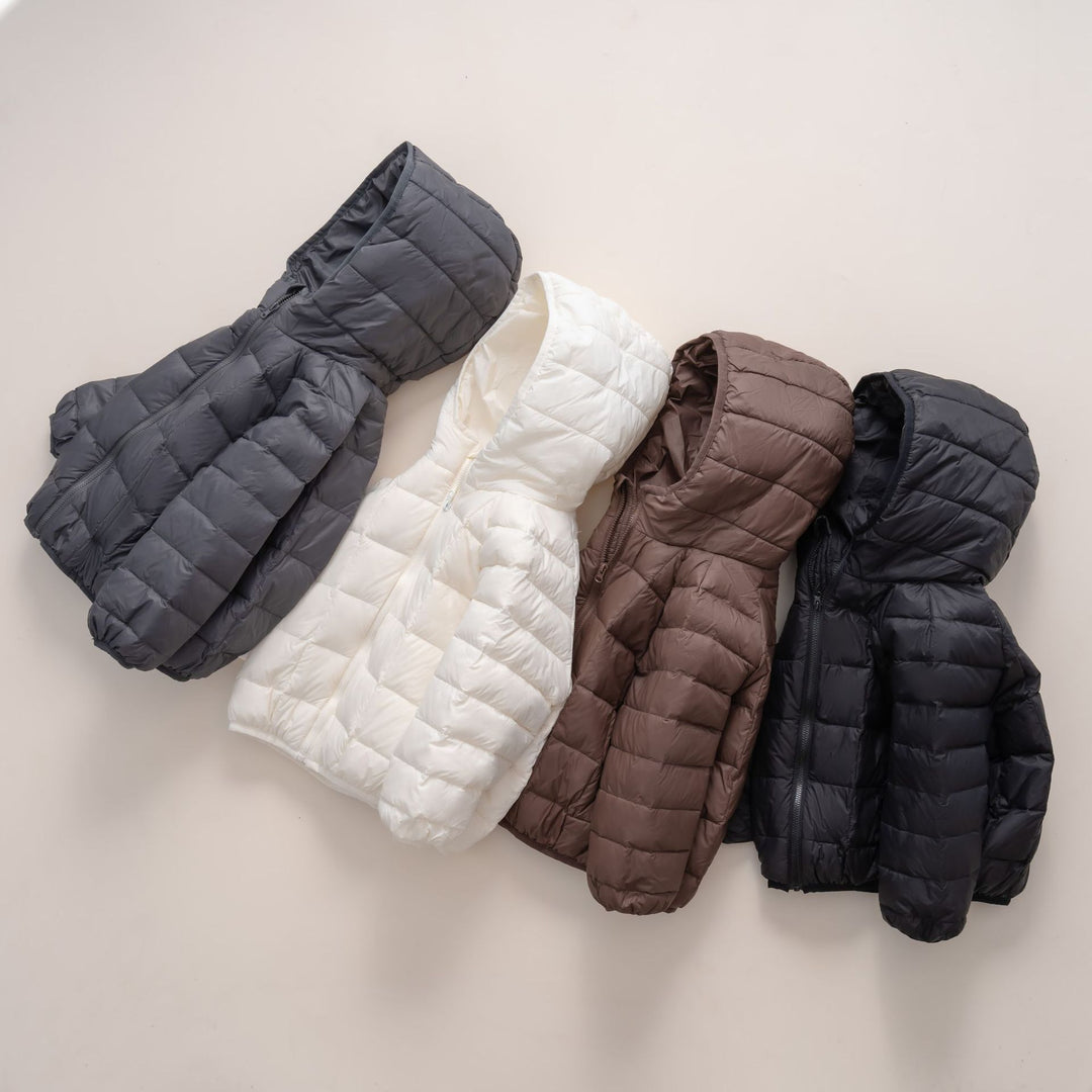Damen warme Daunenjacke mit Kapuze und quer gestepptem Design R&B