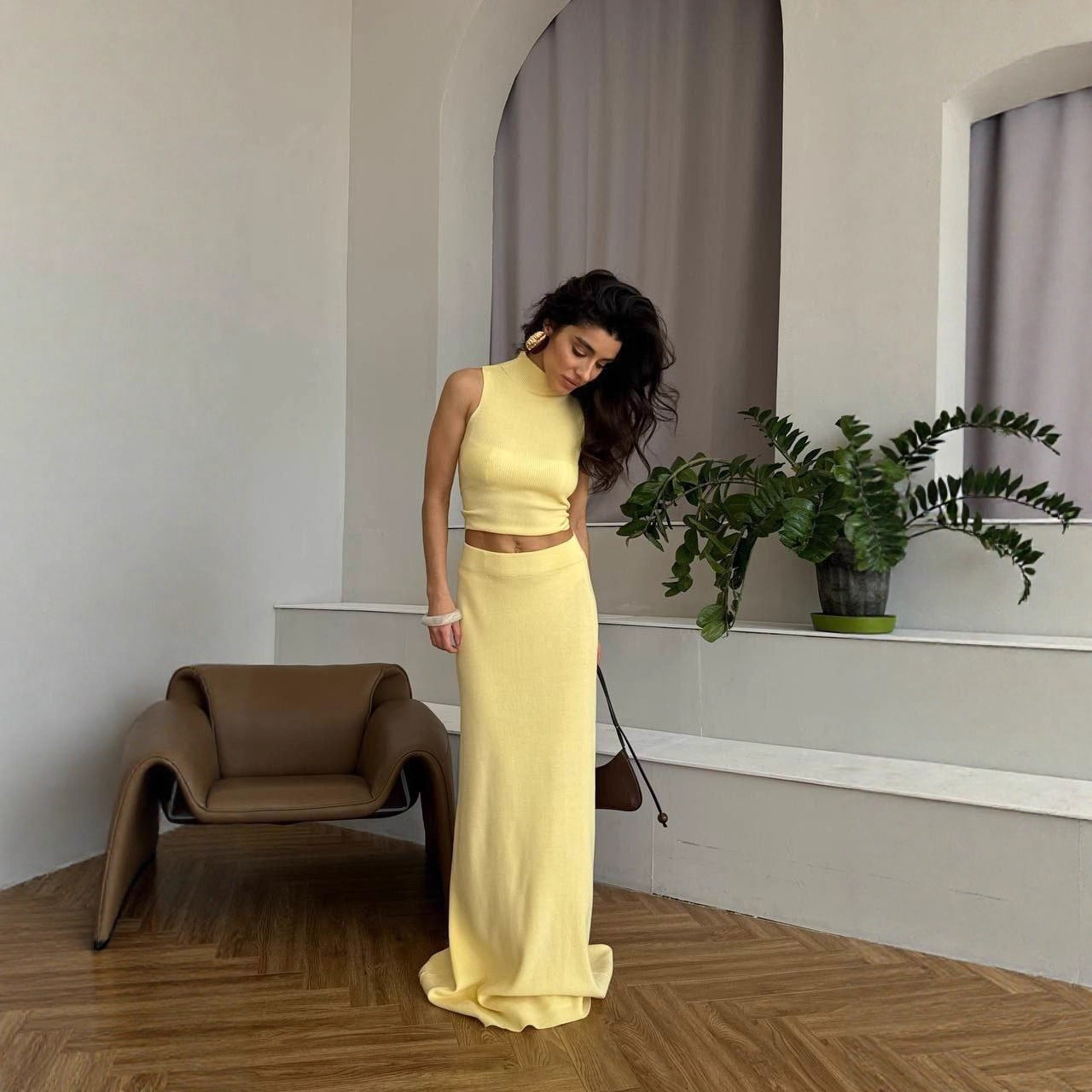 Damen Maxikleid mit elegantem Rundhalsausschnitt und taillierten Details R&B
