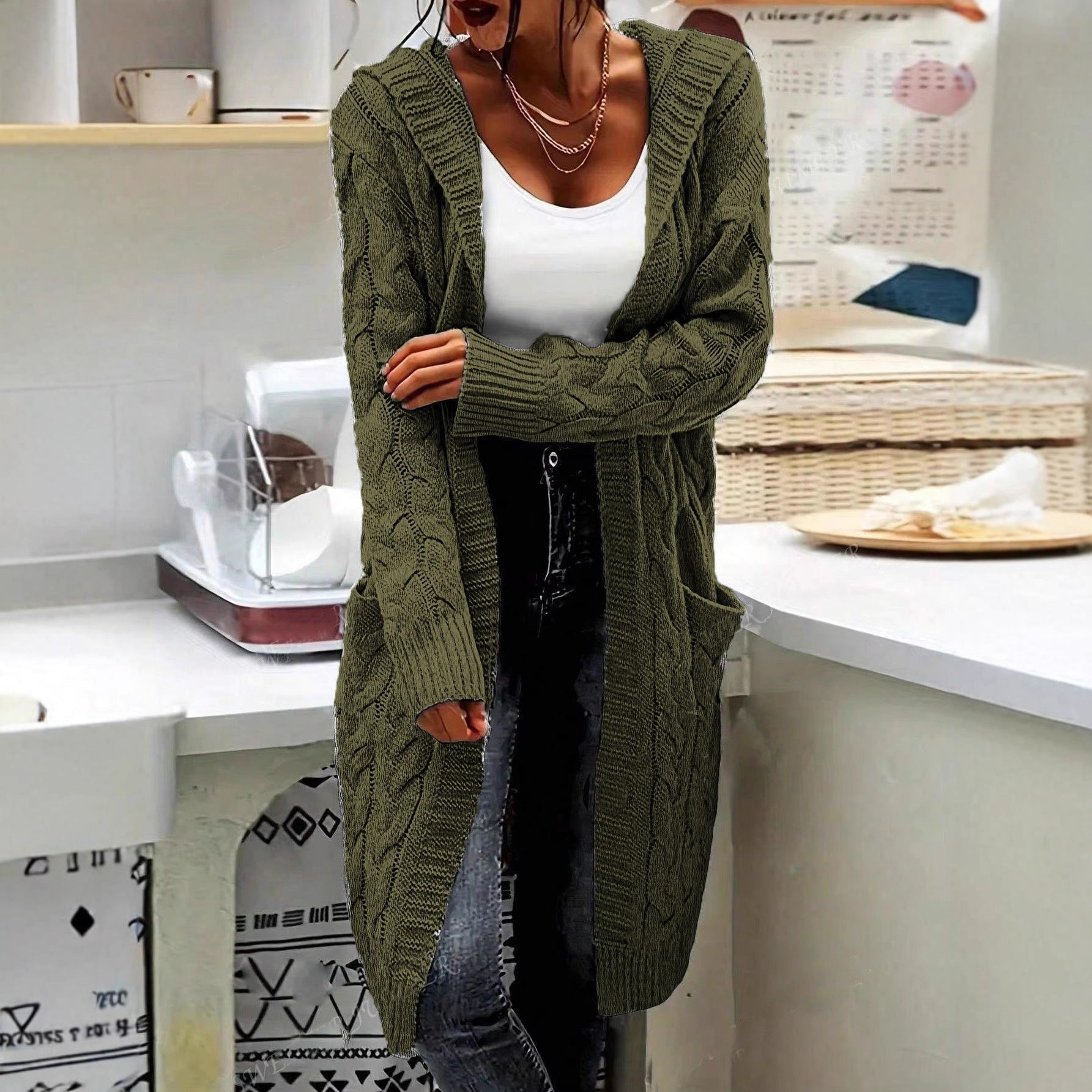 Damen Grobstrickjacke mit hochwertigen Zopfmustern und praktischen Taschen R&B