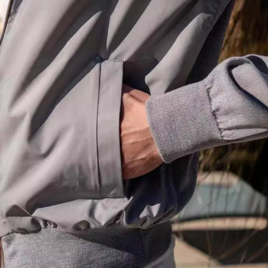 Herren modische Leichtjacke mit Stehkragen und praktischen Taschen R&B