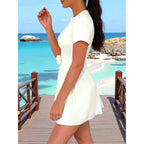 Damen elegantes Strandkleid mit dekorativem Blumenakzent
