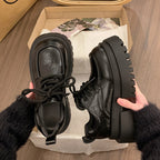 Damen Plattform Schnürschuhe mit robustem Profil und glänzendem Obermaterial R&B