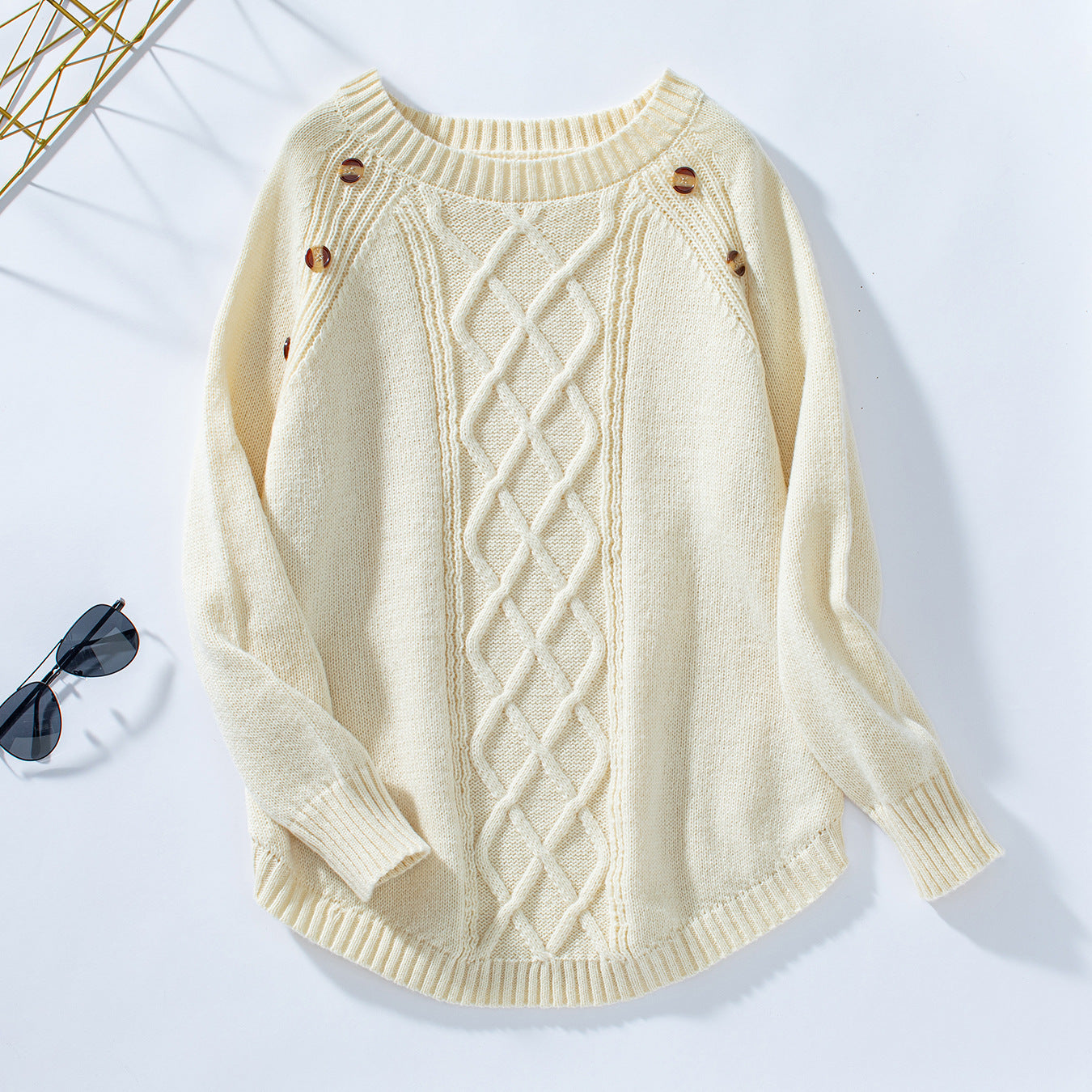 Damen Strickpullover mit dekorativem Zopfmuster und Knopfdetails