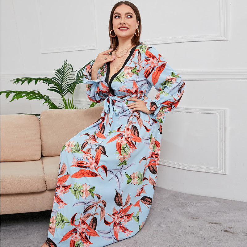 Damen Maxi-Kleid mit elegantem Floral-Design und tiefem V-Ausschnitt R&B
