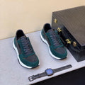 Damen Sportliche Sneakers mit robuster Wildleder-Oberfläche und modernen Designelementen R&B