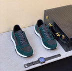 Damen Sportliche Sneakers mit robuster Wildleder-Oberfläche und modernen Designelementen R&B