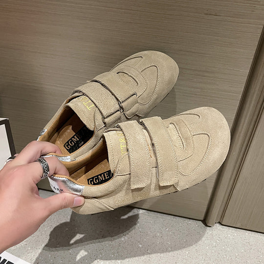 Damen Sportliche Velours Sneaker mit verstellbarem Klettverschluss und ergonomischer Sohle R&B