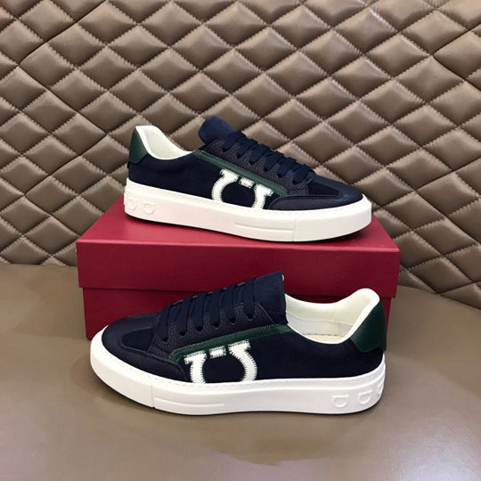 Damen Sportliche Sneakers mit auffälligem Logo-Detail und rutschfester Sohle R&B