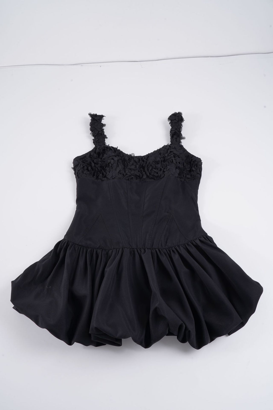 Damen Minikleid mit floralem Spitzenoberteil und voluminösem Rock R&B