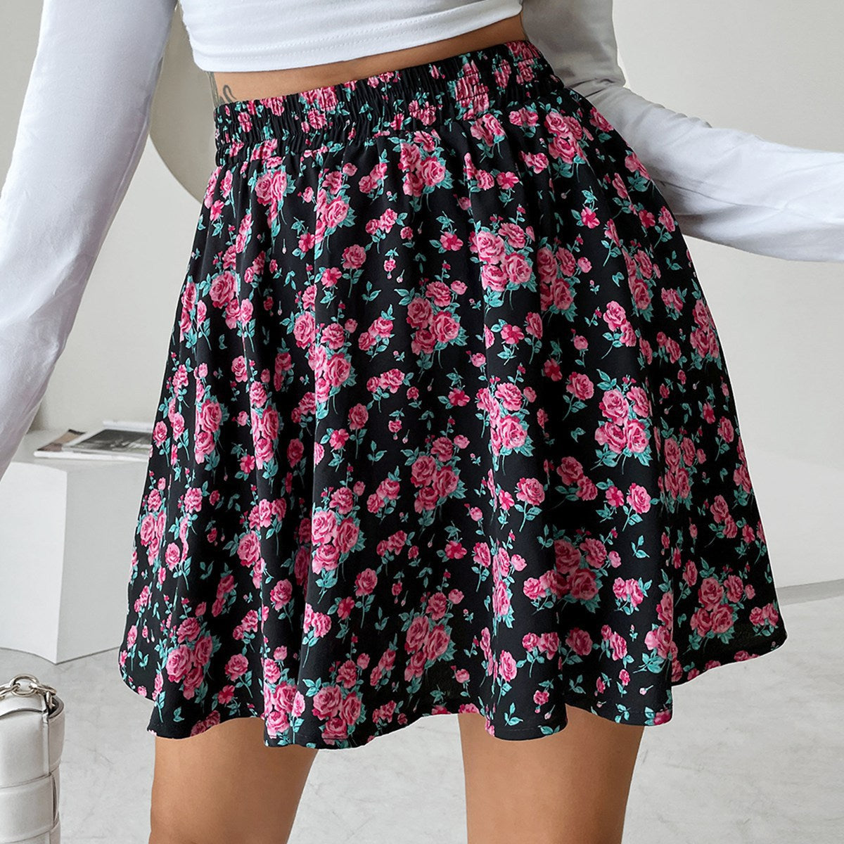 Damen kurzer Rock mit floralen Akzenten und elastischem Bund R&B