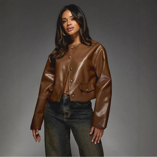Damen Kunstlederjacke mit glänzendem Finish und dekorativen Knöpfen R&B