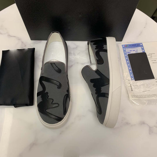 Damen Slip-On Sneakers mit auffälligem Design und rutschfester Laufsohle R&B