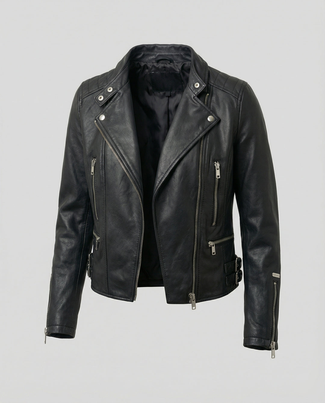 Damen kurz geschnittene taillierte Bikerjacke mit asymmetrischem Reißverschluss gesteppter Ärmelpartie und seitlichen Schnallenbändern R&B