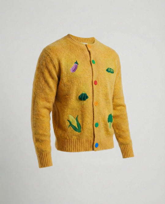 Lässige Retro Strickjacke mit bunten Regenbogen-Knöpfen und feiner Stickerei