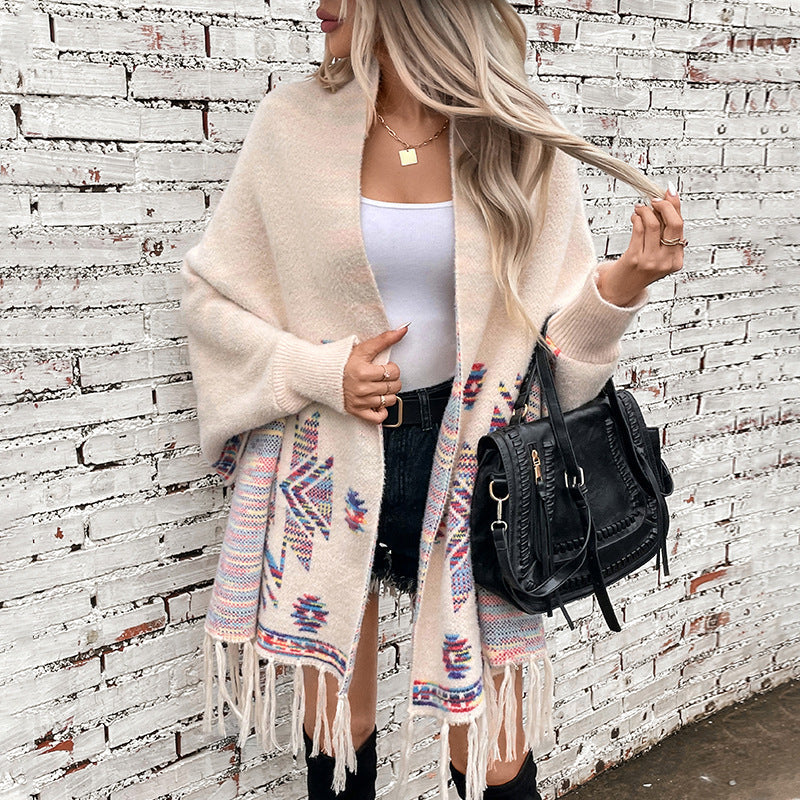 Damen Strickponcho mit buntem Navajo-Muster und fransigem Saum